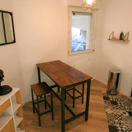 Cosy And Renovated Studio With Balcony And View * Le Havre
