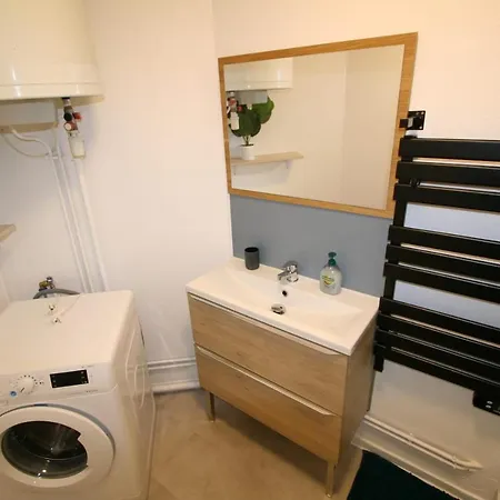 Cosy And Renovated Studio With Balcony And View Le Havre